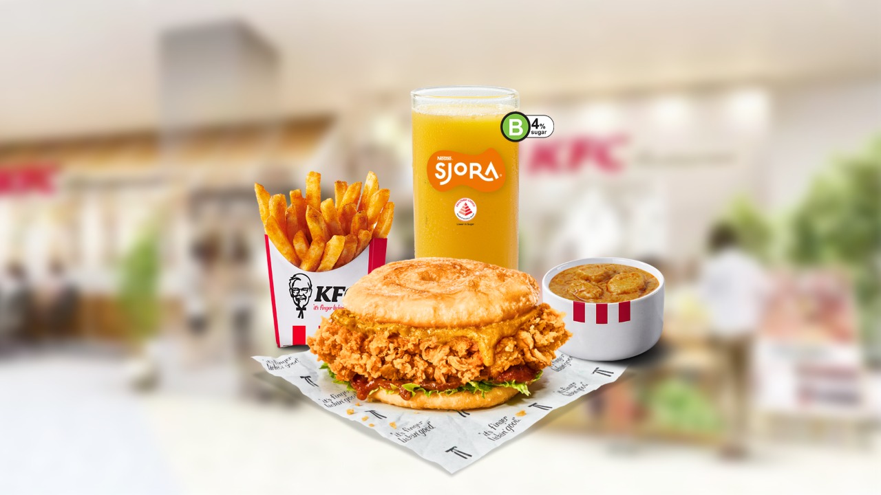 KFC National Day Curry x Sambal Zinger with crispy prata and curry sauce